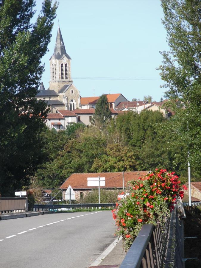 Le Pont De Livinhac Otel Decazeville Dış mekan fotoğraf