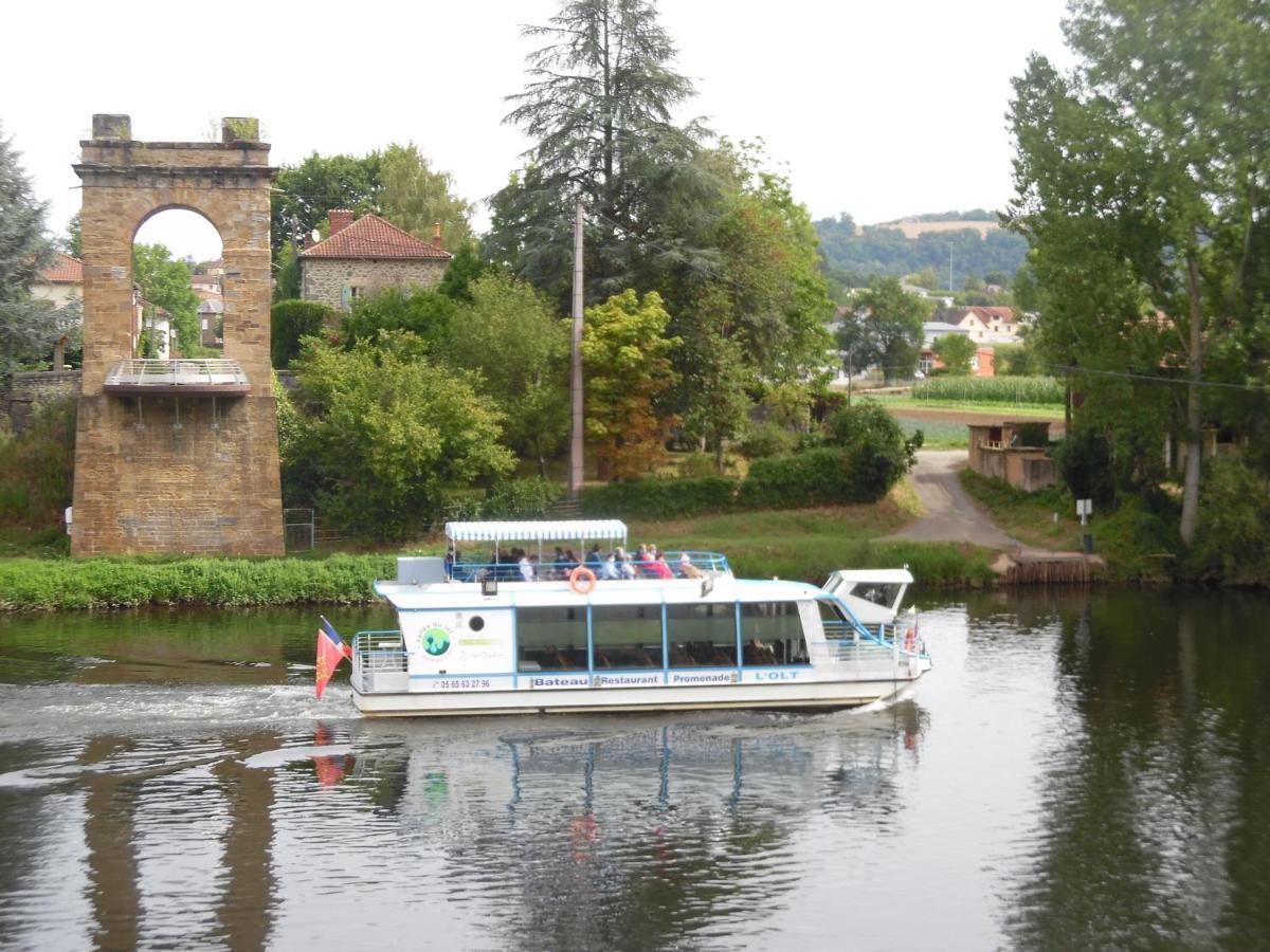 Le Pont De Livinhac Otel Decazeville Dış mekan fotoğraf